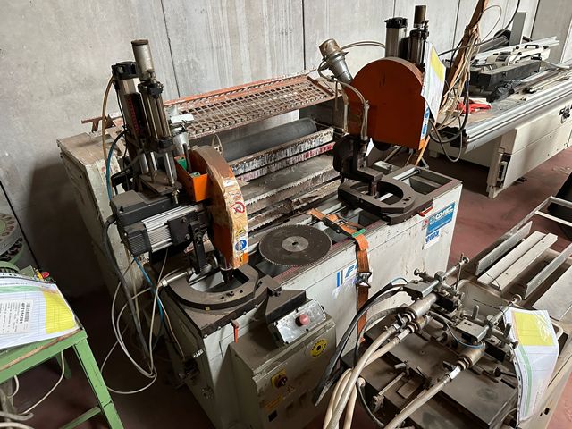 4TC102401-Caselli-Group-DOUBLE-SIDED-CUTTING-SAW-COMEC-TD1200 (2).jpeg